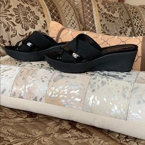 Bandolino Platform Sandals